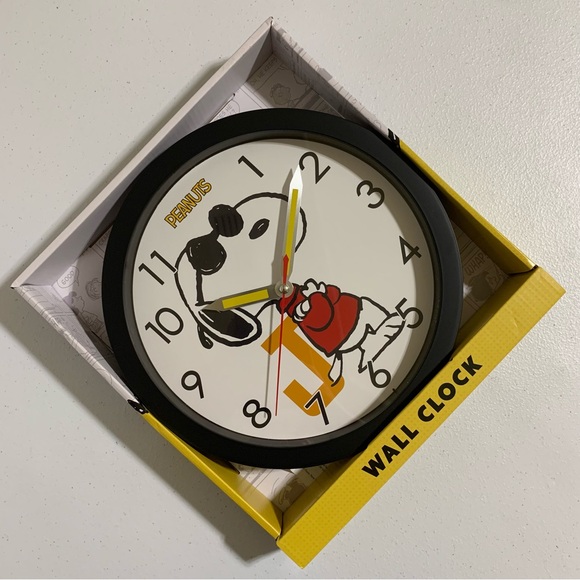 Peanuts Snoopy Analog Wall Clock-NIB - Picture 3 of 5